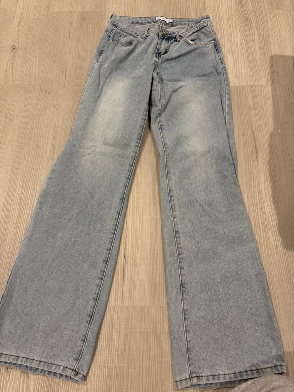 Women’s low rise jeans